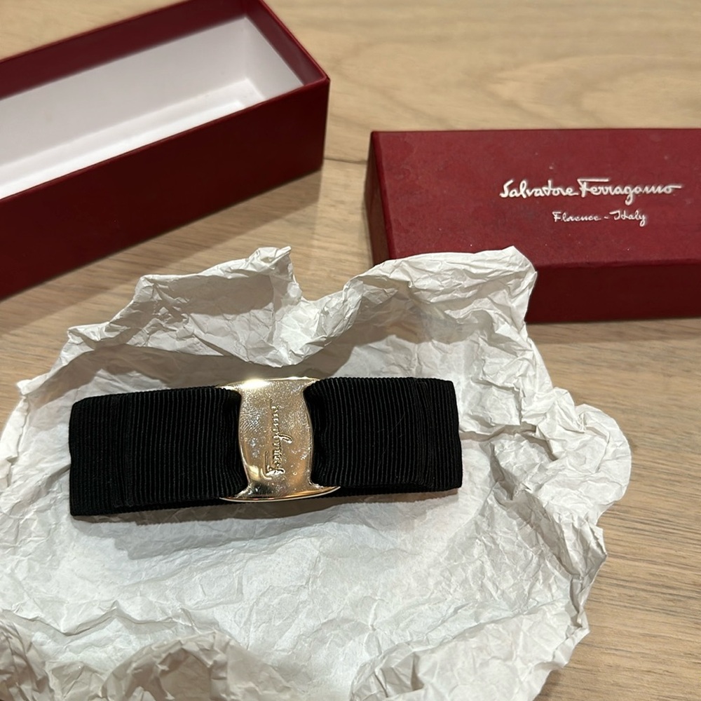 Black Ferragamo hair bow